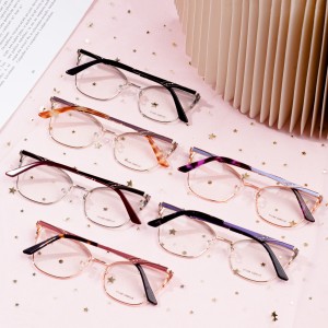 I-Cat Eyeglasses Isakhelo seSakhelo sabaseTyhini abaLungele iStock