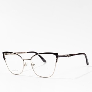 I-Cat Eyeglasses Isakhelo seSakhelo sabaseTyhini abaLungele iStock