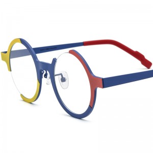 Round vintage optical frame in pure titanium